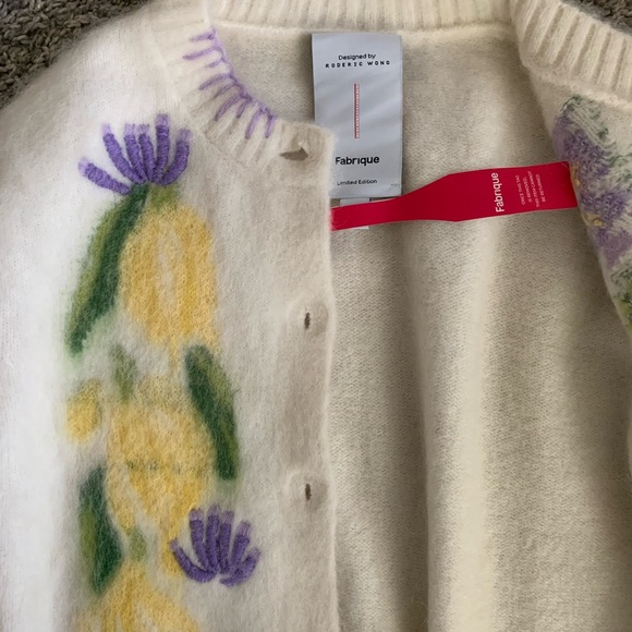 Fabrique Women's Floral Cream Sweater Cardigan - Picture 5 of 9